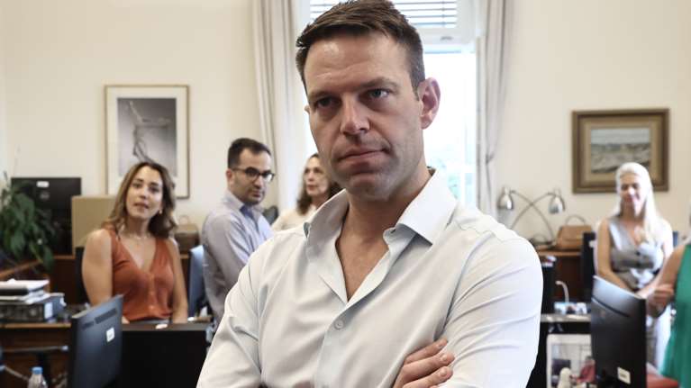 Κασσελάκης για Αχιλλέα Μπέο: Ο Κυριάκος Μητσοτάκης συνεχίζει να τον θεωρεί τον καταλληλότερο;