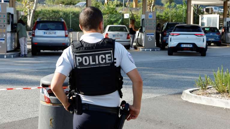 Φρίκη στη Γαλλία: Τετραμελής οικογένεια βρέθηκε νεκρή - Βασικός ύποπτος ο πατέρας που απαγχονίστηκε [Βίντεο]