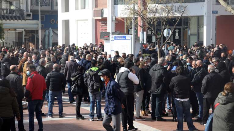 Εύοσμος: Πορεία... δύο σε ένα - Διαμαρτυρίες κατά του lockdown και της δομής προσφύγων