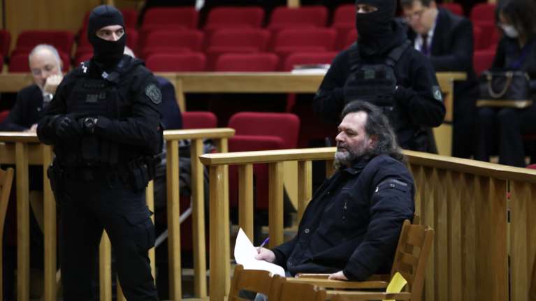 Δίκη Χρυσής Αυγής: &quot;Ήταν ενέδρα στον Παύλο Φύσσα, έκαναν κλοιό και τον χτυπούσαν&quot;, κατέθεσε αυτόπτης μάρτυρας