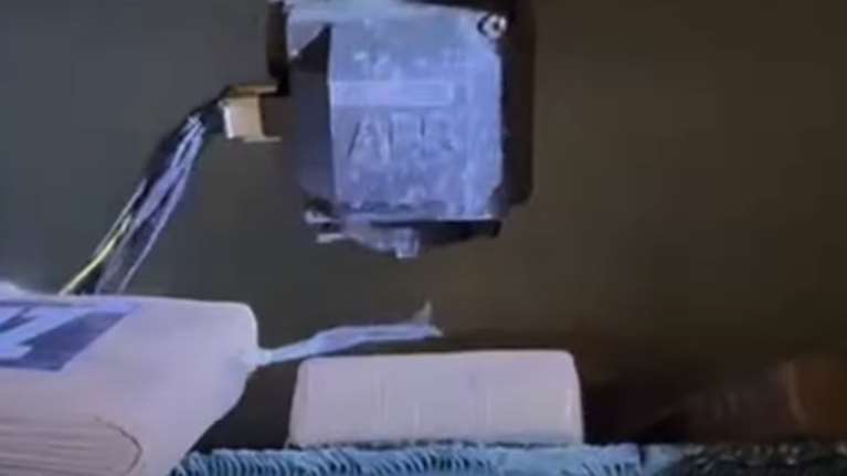 Πειραιάς: Κοκαΐνη αξίας άνω του ενός εκατομμυρίου ευρώ εντοπίστηκε σε φορτίο με μπανάνες [βίντεο]