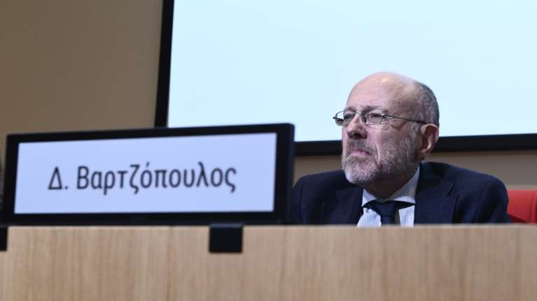 Σάλος με τις δηλώσεις Βαρτζόπουλου: &quot;Η γυναικοκτονία έχει μια βιολογική βάση, το αρσενικό είναι επιθετικό&quot;