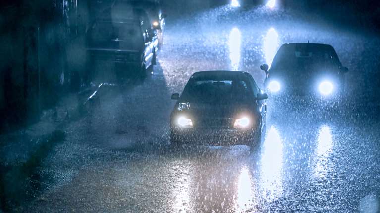 Κακοκαιρία &quot;Διομήδης&quot;: Μηνύματα του 112 - Στο &quot;ψυγείο&quot; μπαίνει η χώρα με χιόνια και στην Αττική