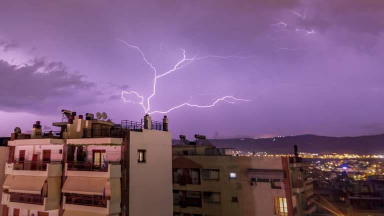 Αστεροσκοπείο: Πάνω από 3.500 κεραυνοί κατά τη χθεσινή θεομηνία [χάρτης]