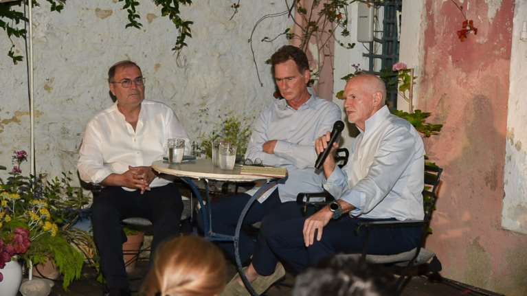 Γιώργος και Νίκος Παπανδρέου μιλούν για τον άλλο Ανδρέα: Ο οικογενειάρχης, ο πατέρας...