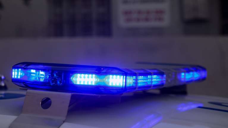 Παλαιό Φάληρο: Κινηματογραφική απόπειρα ληστείας σε fast food - Πέταξαν το χρηματοκιβώτιο στον δρόμο