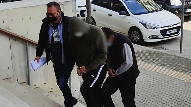 Τραγωδία στη Θεσσαλονίκη: Στον Εισαγγελέα ο 15χρονος που πυροβόλησε κατά λάθος και σκότωσε τον φίλο του