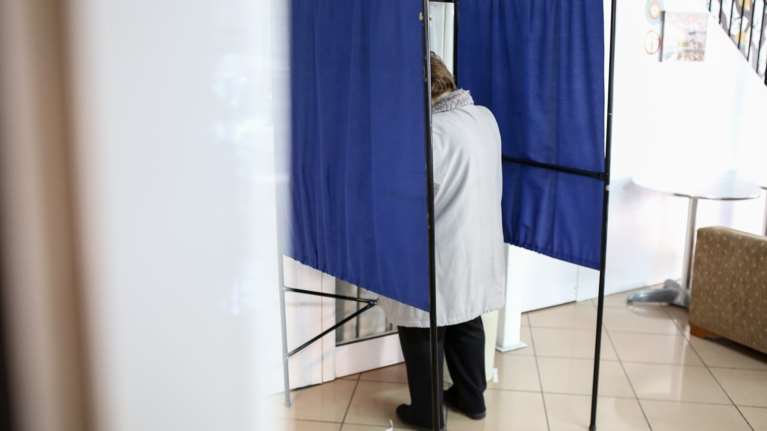 Δημοσκόπηση για το TheTOC: Στο 7,6 η διαφορά υπέρ της ΝΔ- Πόσο κοντά στην αυτοδυναμία τη β΄ Κυριακή, δεν βγαίνει &quot;κυβέρνηση ηττημένων&quot;