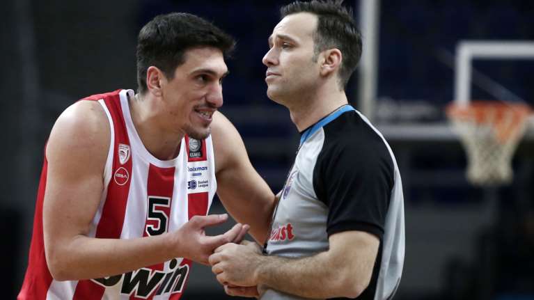 Λαρεντζάκης: &quot;Μου έλεγαν να πεθάνει η μάνα μου και να τη βρω κρύα όταν γυρίσω σπίτι&quot;