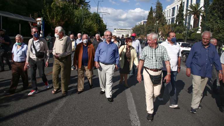 Πώς ξεμπλοκάρει η διαδικασία έκδοσης των ληξιπρόθεσμων επικουρικών συντάξεων
