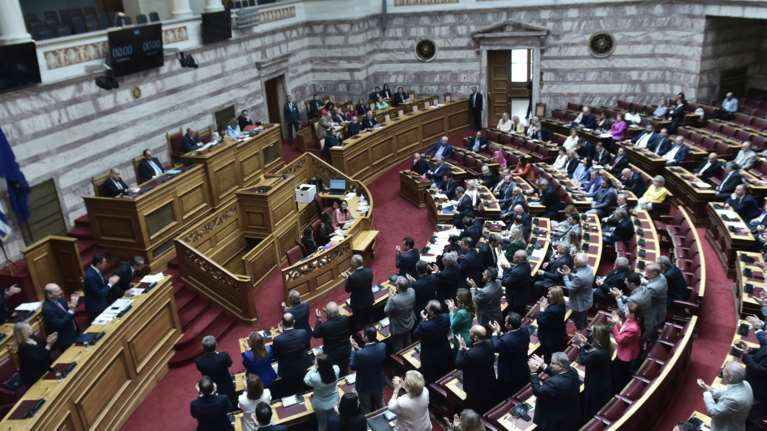 Ζούπης (Opinion Poll): Δεύτερη δύναμη το άθροισμα δεξιά της ΝΔ  - Το 50% λέει ότι το ΠΑΣΟΚ μπορεί να ξαναγίνει κόμμα εξουσίας
