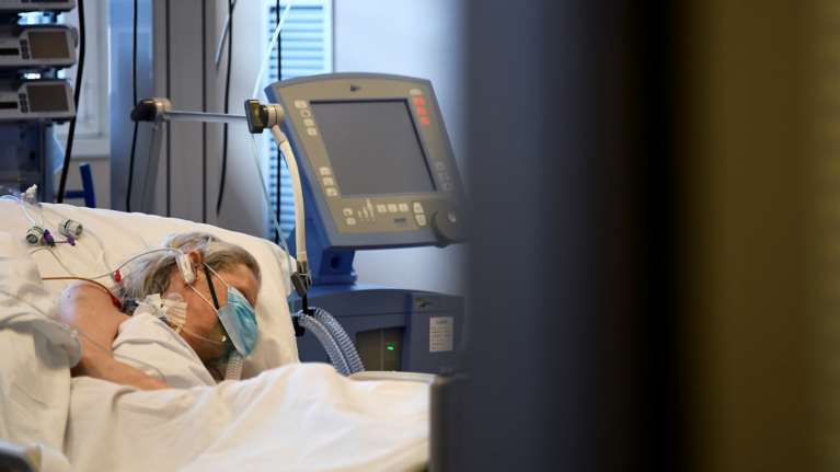 Καθηγητής Μαθηματικών για κορονοϊό: Με αυτή την πανδημία δεν έχουμε τελειώσει