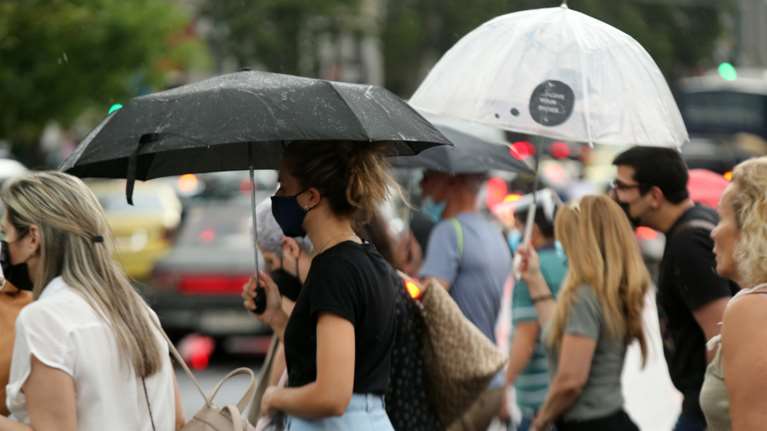 Κορονοϊός: 261 κρούσματα στην Αττική -  236 στη Θεσσαλονίκη και 68 στη Λάρισα