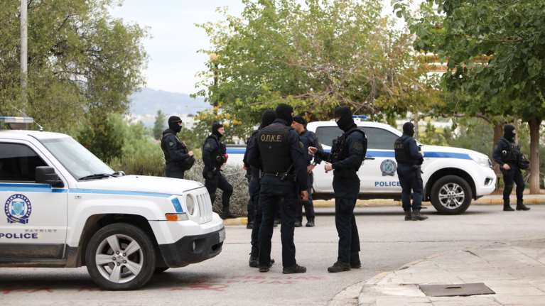 Δόκιμη αστυνομικός ανάμεσα στους συλληφθέντες κακοποιούς στην Πολυτεχνειούπολη – Ποιος ήταν ο ρόλος της [εικόνες]