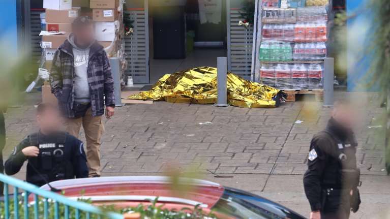 Προφυλακίστηκαν οι δυο Τούρκοι για το διπλό φονικό στη Γλυφάδα - Ο ένας δεν λέει κουβέντα, ο άλλος αρνείται τα πάντα