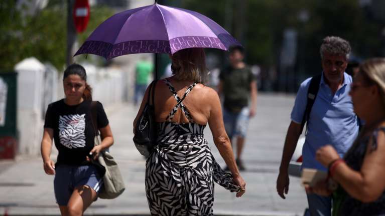 Τι καιρό θα κάνει έως και τον Δεκαπενταύγουστο - Πού αναμένονται βροχές [Χάρτες]