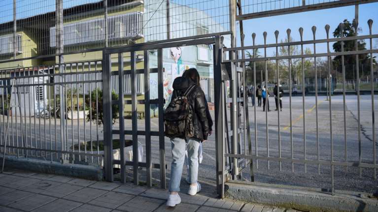 Άγρια επίθεση στη Νίκαια: Τέσσερις μαθητές τραυμάτισαν συμμαθήτριά τους στο κεφάλι