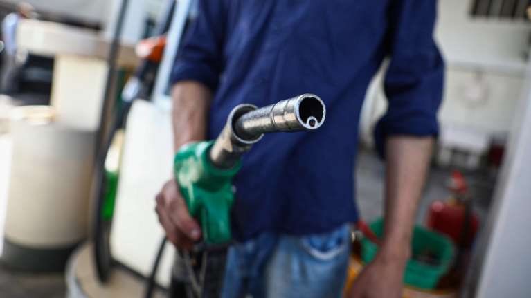 Με βενζίνη κοντά στα δύο ευρώ το λίτρο θα γίνει η έξοδος του Πάσχα