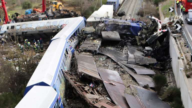 Τέμπη: Σήμερα στις 10:00 ανακοινώνεται το πόρισμα του ΕΟΔΑΣΑΑΜ για το τραγικό δυστύχημα – Τι περιλαμβάνει
