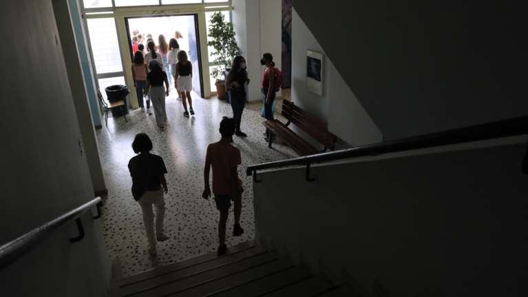 Σοκ σε ΕΠΑΛ της Δραπετσώνας: Έσβησε τσιγάρο στο μάτι συμμαθήτριας της