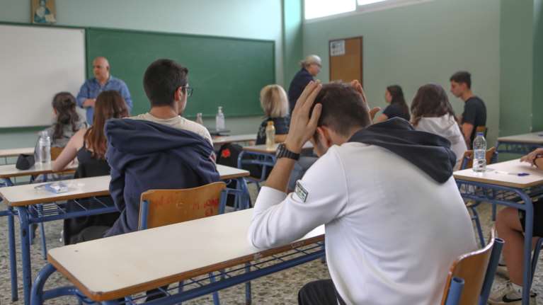 Πανελλήνιες 2023: Με Αρχαία, Μαθηματικά και Βιολογία συνεχίζονται σήμερα οι εξετάσεις
