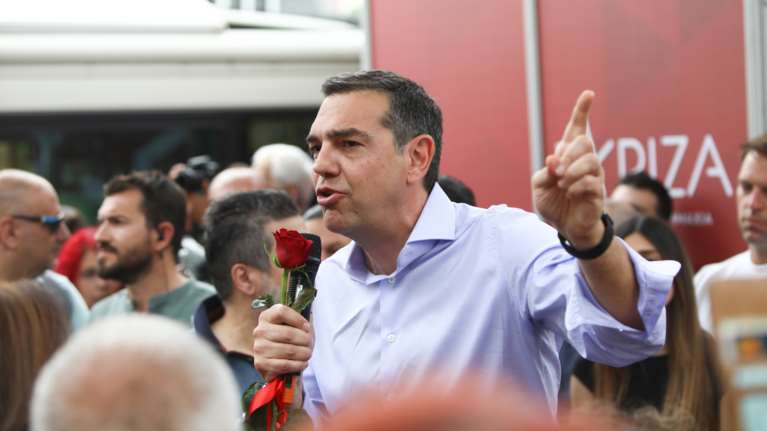 Ο Τσίπρας τα βάζει με την Κωνσταντοπούλου: Σκανδαλώδες, καραμπινάτο παράδειγμα μιντιακής στήριξης με χορηγία Μαξίμου