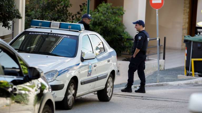 Αιματηρή συμπλοκή νεαρών με μαχαιρώματα στο Νέο Ηράκλειο - Ενας 19χρονος τραυματίας, συνελήφθησαν και ανήλικοι