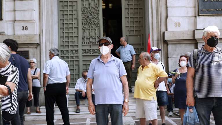 Αυξήσεις στις συντάξεις: Ποιο… μερίδιο παίρνει η εφορία - Αναλυτικά παραδείγματα