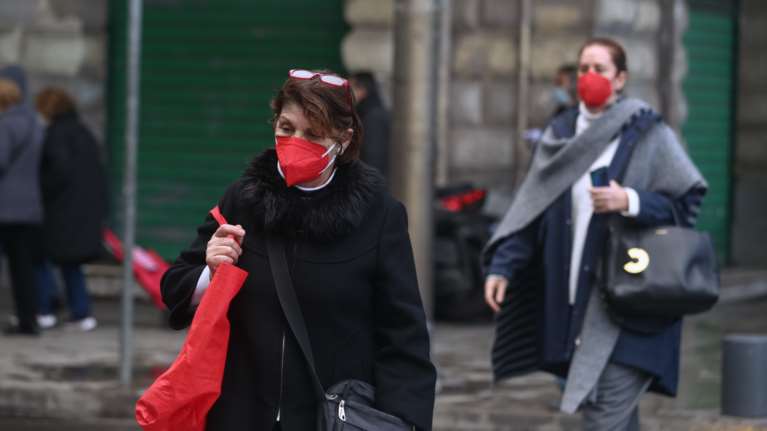 Κορονοϊός: Μια ανάσα από τις 13.000 τα νέα κρούσματα στην Αττική, 3.171 στη Θεσσαλονίκη - Βράζουν Αχαΐα, Ηράκλειο και Λάρισα