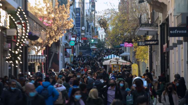 Οι εκκρεμότητες της εφορίας μέχρι το τέλος του χρόνου: Αναδρομικά, τεκμήρια, κληρονομιές, αδήλωτα εισοδήματα