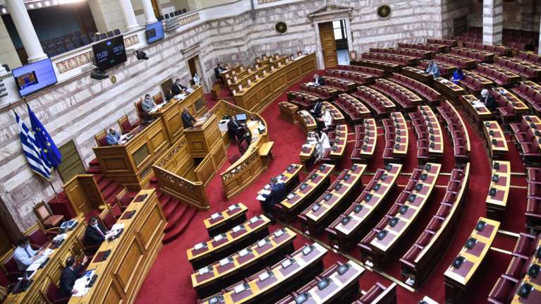 Ψηφιακό πιστοποιητικό: "Πέρασε" από τη Βουλή με συντριπτική πλειοψηφία - Υπέρ ΝΔ, ΣΥΡΙΖΑ και ΚΙΝΑΛ