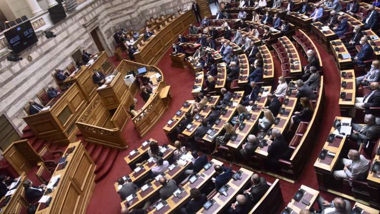 Κορονοϊός: Πόσοι βουλευτές και εργαζόμενοι της Βουλής δεν έχουν εμβολιαστεί