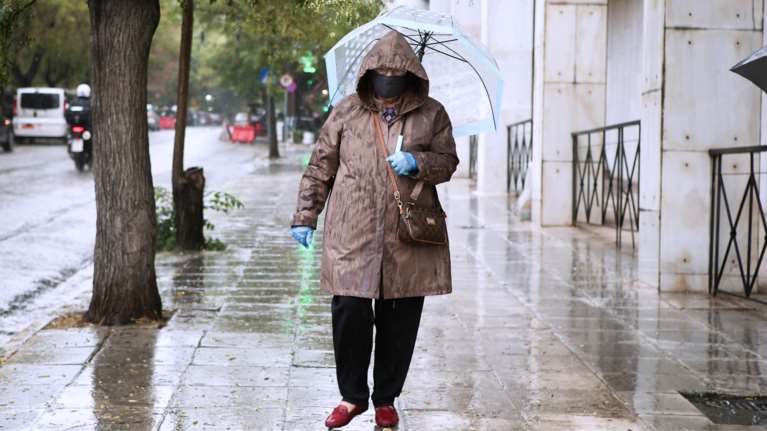 Επιδεινώνεται σήμερα ο καιρός: Βροχές, καταιγίδες και χιόνια στα ορεινά - Ποιες περιοχές θα επηρεαστούν