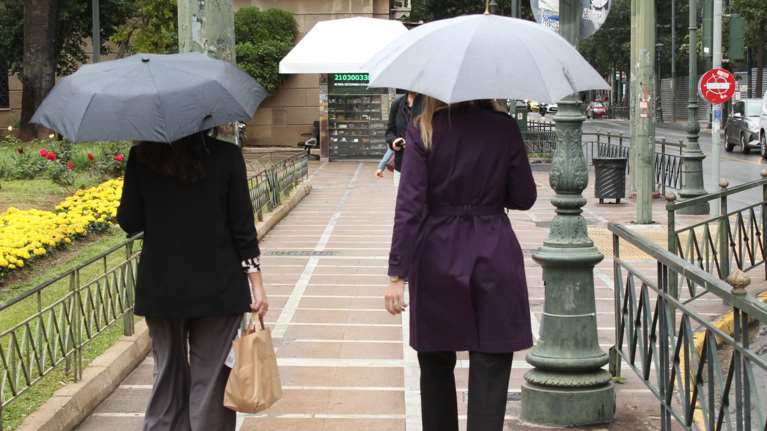 Αλλαγή σκηνικού με βροχές και καταιγίδες έως το τέλος της εβδομάδας - Πότε τα καιρικά φαινόμενα θα &quot;χτυπήσουν&quot; την Αττική