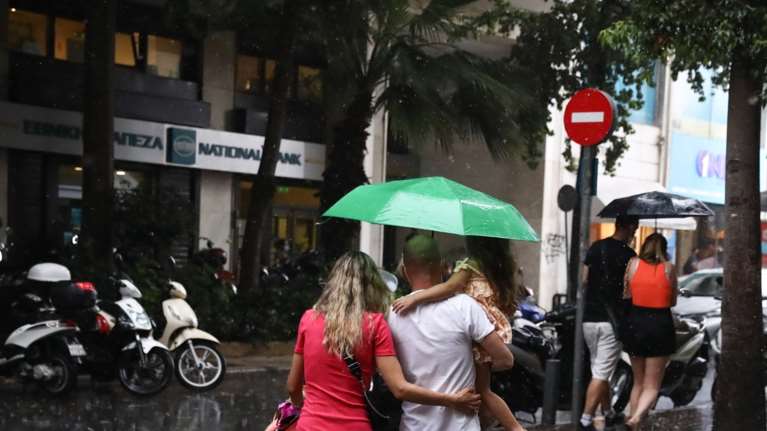 Έκτακτο δελτίο της ΕΜΥ: Καταιγίδες, κεραυνοί και χαλάζι από αύριο - Πού θα εκδηλωθούν έντονα φαινόμενα
