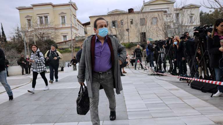 Αποκάλυψη Μπιμπίλα: &quot;Ο Πέτρος σε κάθε παράσταση είχε σχέση με άλλο κορίτσι- Τα ήξερε η Νίνου&quot;