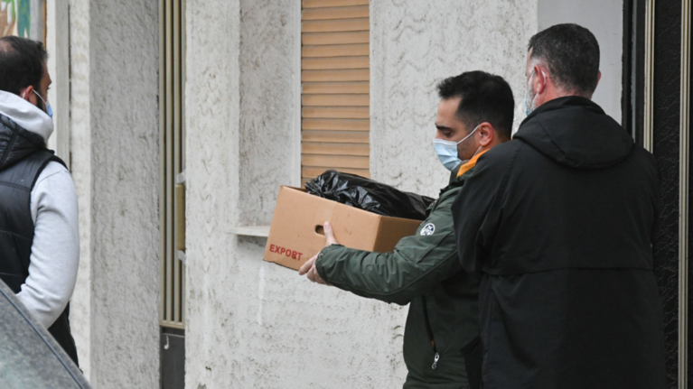 Πάτρα: Τι κατέσχεσε η αστυνομία από το σπίτι της Ρούλας Πισπιρίγκου - Χάπια, ζωγραφιές της Τζωρτζίνας και ένα σημαντικό σημείωμα