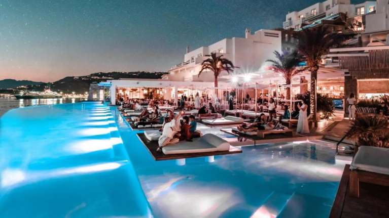 Μύκονος: Έκαναν οικοδομικές εργασίες σε αρχαιολογικό χώρο στο pool bar Cavo Tagoo - Δύο συλλήψεις