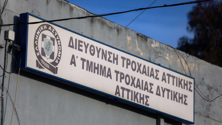 Ρεκόρ τροχαίων παραβάσεων: Για ηχορύπανση και ζώνη ασφαλείας &quot;γράφουν&quot; τους οδηγούς