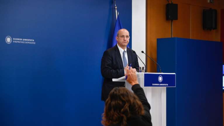 Οικονόμου: Παρά το δυσχερέστατο παγκόσμιο περιβάλλον, η Ελλάδα άντεξε στις πιέσεις και σημείωσε σημαντικά βήματα προόδου