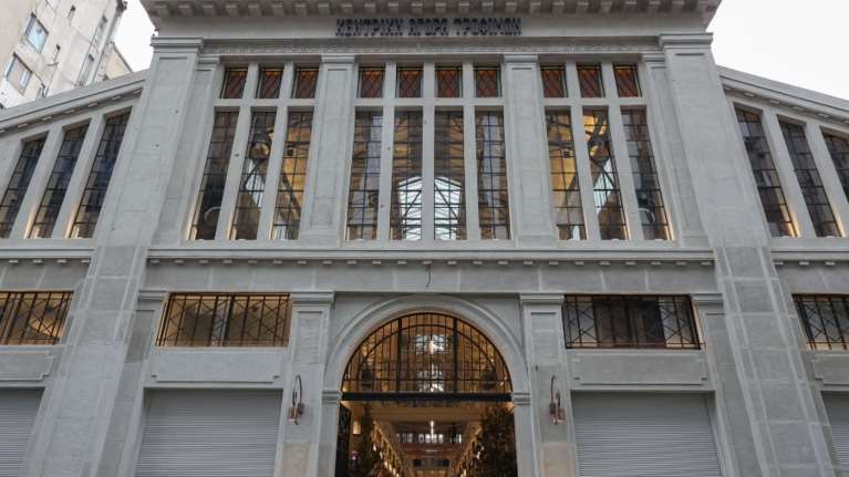 Αγορά Μοδιάνο: Δεν έχει γεμίσει ούτε η μισή με καταστήματα - Το βασικό εμπόδιο και ο ρόλος του Υπουργείου Πολιτισμού