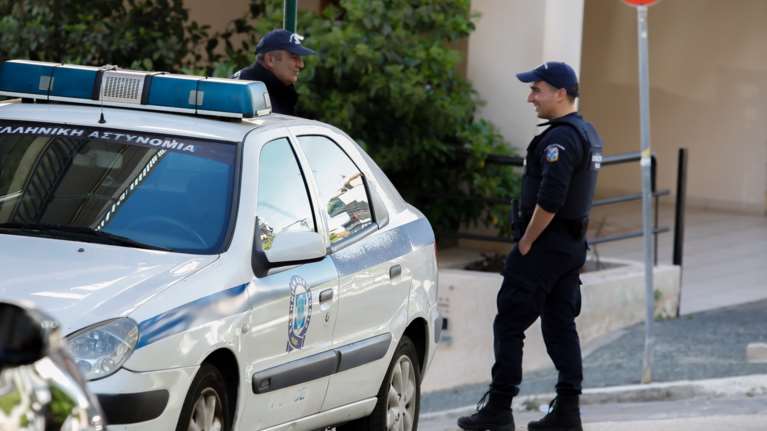 Θρίλερ στη Νέα Χαλκηδόνα: Βρέθηκε στραγγαλισμένη 48χρονη - Αναζητείται ο σύντροφός της