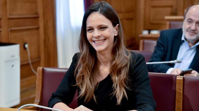 Έφη Αχτσιόγλου: Γράφανε ότι έγινα υπουργός επειδή είχα σχέση με τον Γιώργο Κατρούγκαλο [βίντεο]