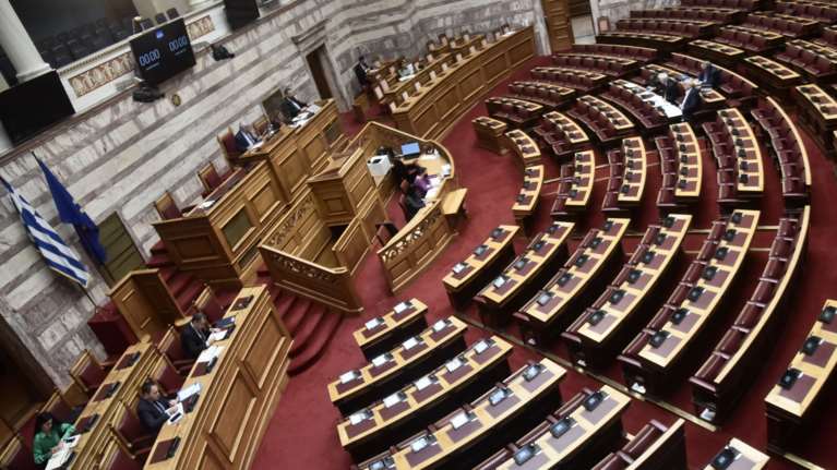 Βουλή: Κατατέθηκε η τροπολογία για την επιδότηση ηλιακών θερμοσιφώνων