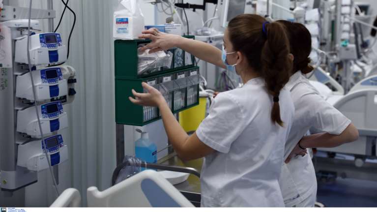 Κορονοϊός: 2.845 νέα κρούσματα και 12 θάνατοι -  Ανησυχία για τους διασωληνωμένους που έφτασαν τους 165