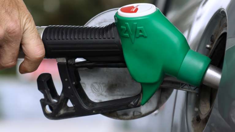 Πετρέλαιο κίνησης: Στα 0,15 λεπτά η επιδότηση ανά λίτρο - Οι δικαιούχοι και η διαδικασία - Αναλυτικά η ΚΥΑ
