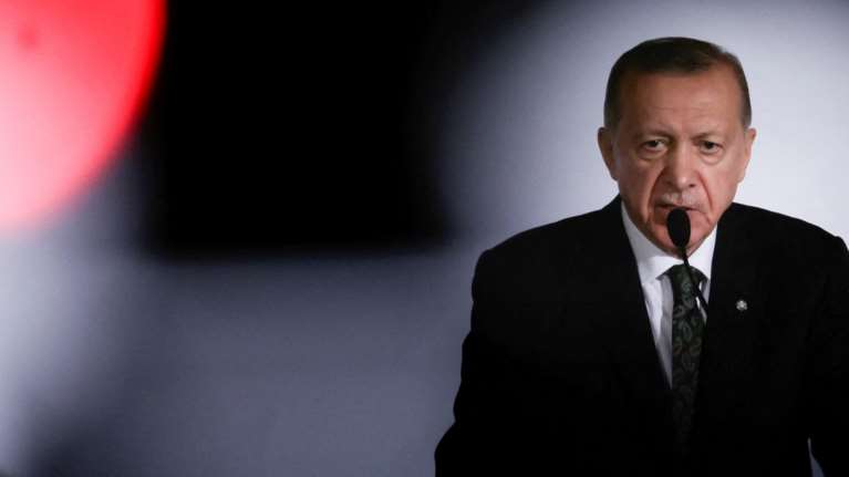 Economist: Γιατί η Τουρκία πηγαίνει ολοταχώς προς τον ολοκληρωτισμό - Ολόκληρη η ανάλυση που έκανε έξαλλο τον Ερντογάν