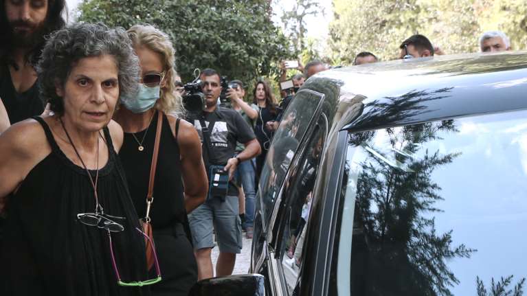 Πρώτη ανάρτηση της Μαργαρίτας Θεοδωράκη: &quot;Με τσιμπούν και μου ρουφούν το αίμα αδυσώπητα τσιμπούρια&quot;