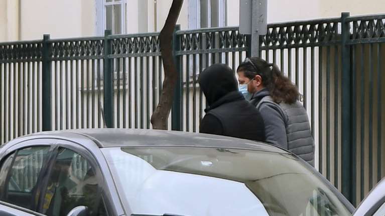 Έγκλημα στον Βόλο: Προφυλακίστηκε ο 39χρονος - Τι είπε για τις στιγμές πριν μαχαιρώσει τη νονά του