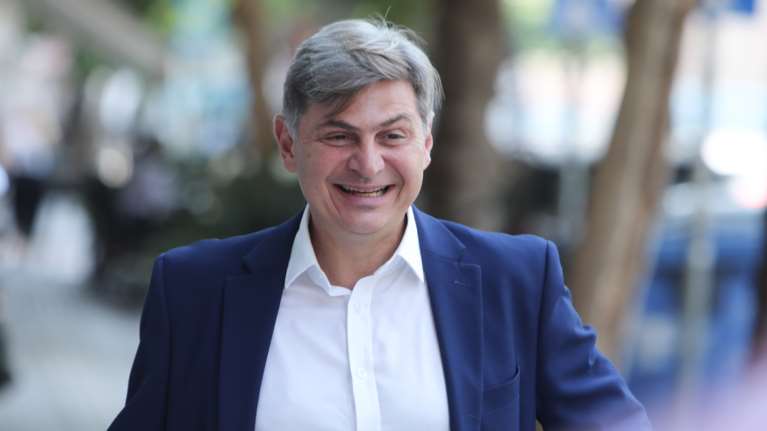 &quot;Παρών&quot; και ο Φαραντούρης για την ηγεσία ΣΥΡΙΖΑ - Το βίντεο από τις Πρέσπες και το μήνυμα